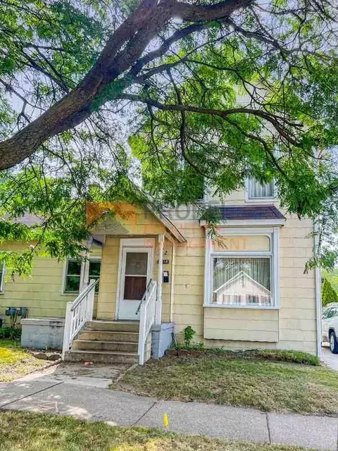 5614 S Wayne Rd, Wayne, MI 48184
