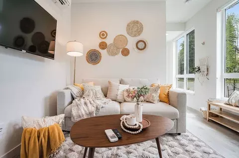 E Howell St, Seattle, WA 98122