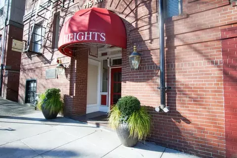 715 SW King Ave #22, Portland, OR 97205
