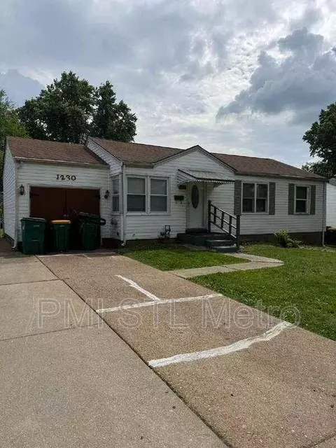 1230 Roxton Dr, Bellefontaine Neighbors, MO 63137