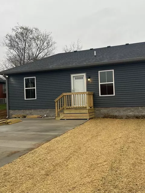 102 E Otis Cir, Hopkinsville, KY 42240