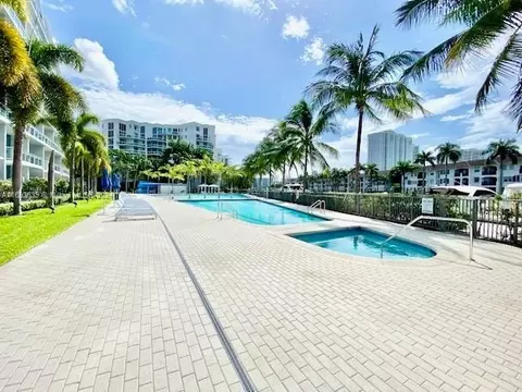 2950 NE 188th St #231, Aventura, FL 33180