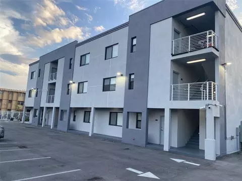423 E 27th St #303, Hialeah, FL 33013