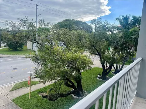 555 NE 123rd St #205B, North Miami, FL 33161