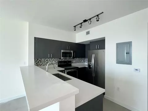 729 NW 2nd St #926, Miami, FL 33128