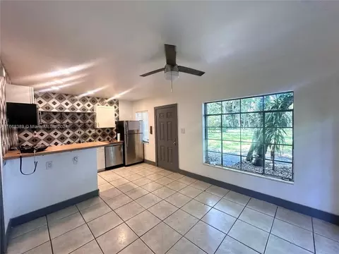 1418 SW 27th St #1, Fort Lauderdale, FL 33315
