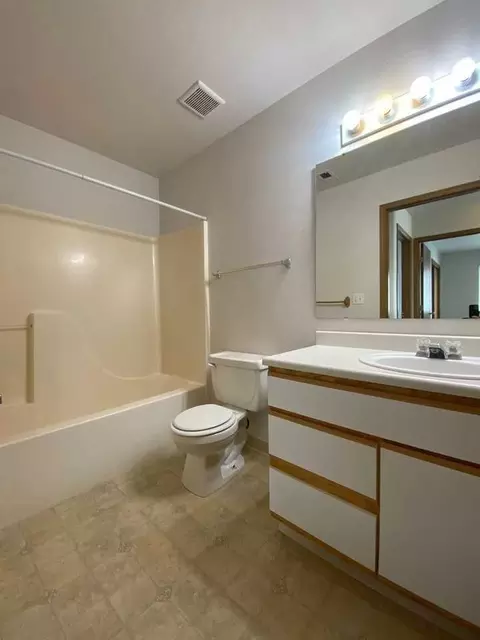 145 N 18th E, Mountain Home, ID 83647 photo 16