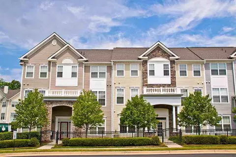 21799 Crescent Park Sq, Broadlands, VA 20148 photo 6