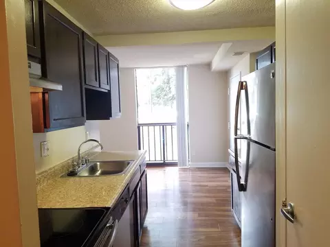 4327 Ravensworth Rd, Annandale, VA 22003
