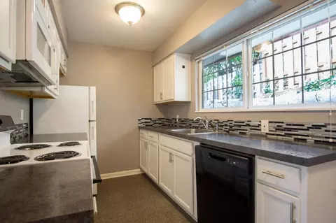 5025 S Corbett Ave, Portland, OR 97239