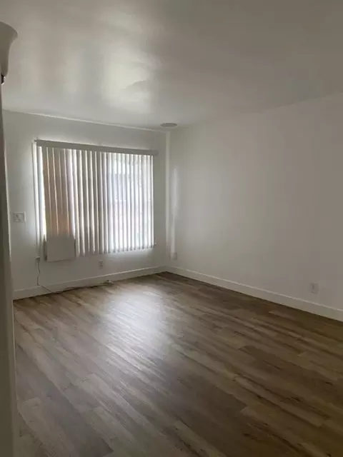 7009 12 Kester Ave, Van Nuys, CA 91405