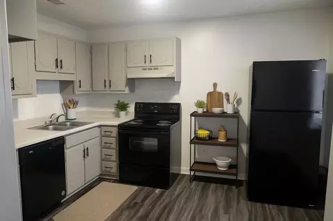 240 Sycamore Dr, Athens, GA 30606