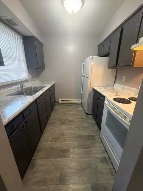 967 S River St, Aurora, IL 60506