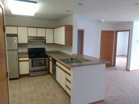 806 Riverwalk Dr, Waukesha, WI 53188