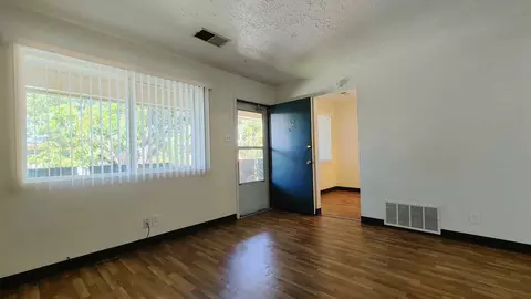 2112 Moon St NE, Albuquerque, NM 87112