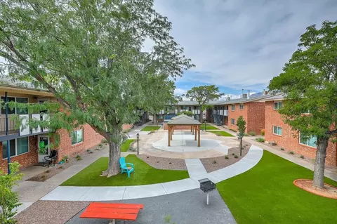 2112 Moon St NE, Albuquerque, NM 87112