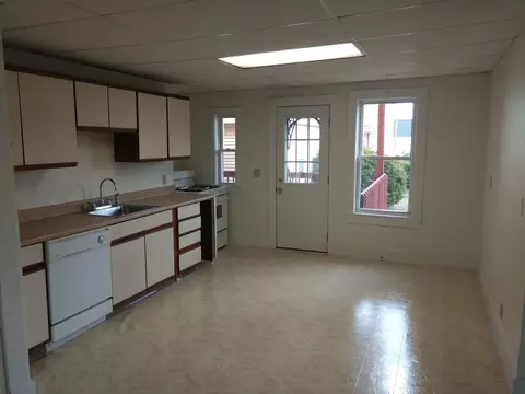 27 River St, Hudson, MA 01749