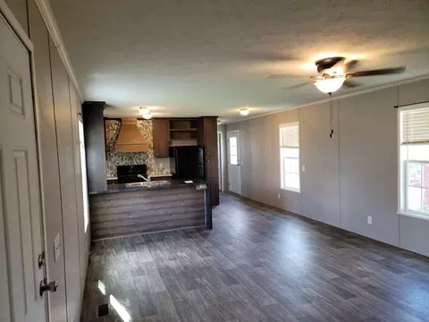 10326 Old Leo Rd, Fort Wayne, IN 46825