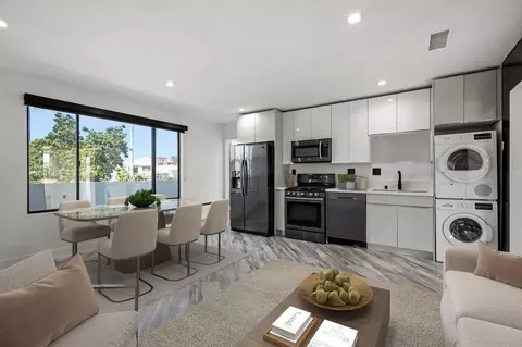 955 N Oxford Ave, Los Angeles, CA 90029
