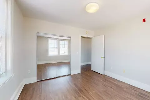 214 E Armour Blvd, Kansas City, MO 64111 photo 9