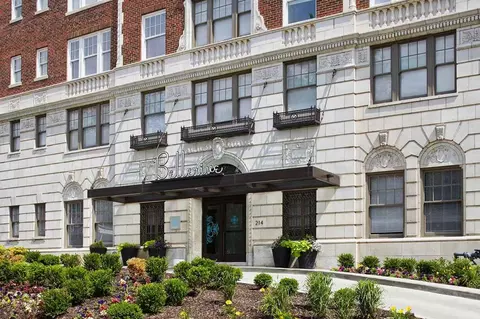 214 E Armour Blvd, Kansas City, MO 64111 photo 17