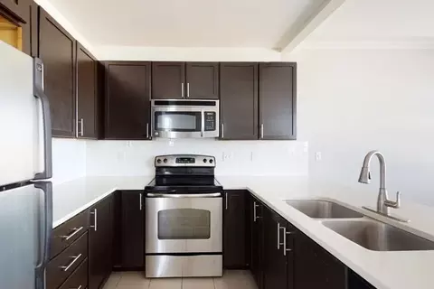 214 E Armour Blvd, Kansas City, MO 64111 photo 2