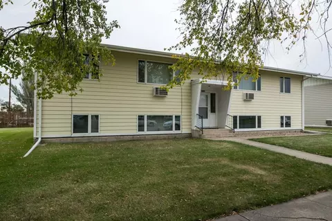 2028 5th St NW, Minot, ND 58703