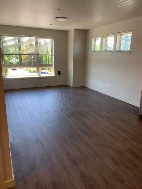 1650 NE Market Dr, Fairview, OR 97024