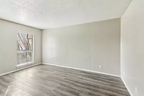 507 Cora St, Arlington, TX 76011 photo 6