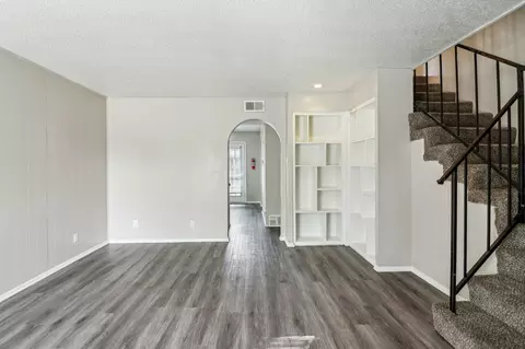 507 Cora St, Arlington, TX 76011 photo 4