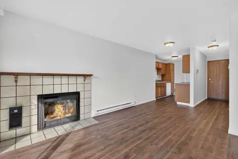 912 N 96th St, Seattle, WA 98103