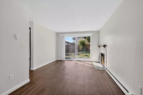 912 N 96th St, Seattle, WA 98103 photo 2
