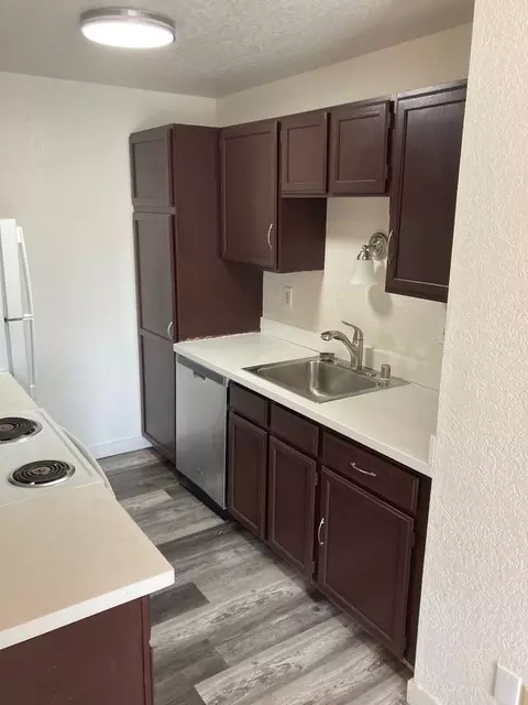 912 N 96th St, Seattle, WA 98103 photo 3