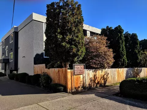 912 N 96th St, Seattle, WA 98103 photo 9