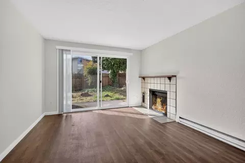 912 N 96th St, Seattle, WA 98103 photo 8