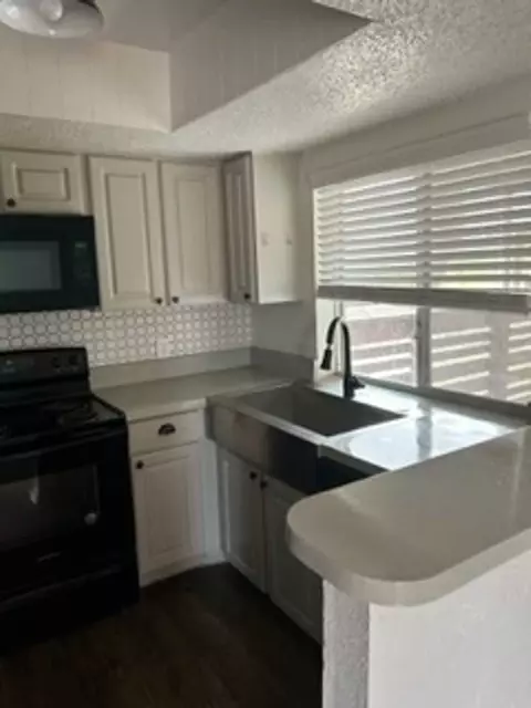3005 W Walnut Hill Ln, Irving, TX 75038 photo 2