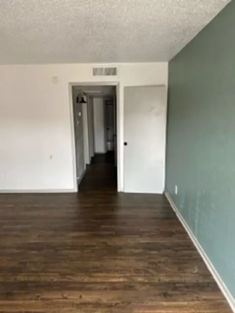 3005 W Walnut Hill Ln, Irving, TX 75038 photo 4