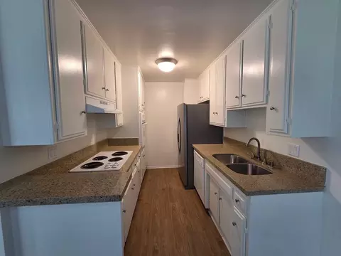 5230 Newcastle Ave, Encino, CA 91316