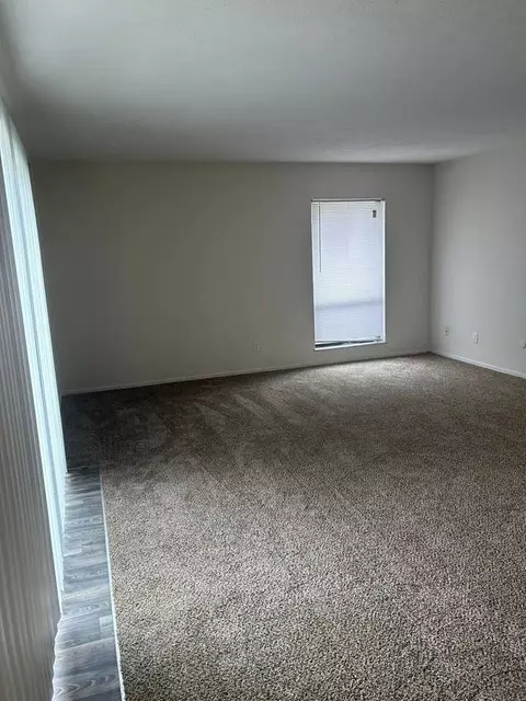 5312 Gatehouse Dr, Columbus, OH 43213 photo 2