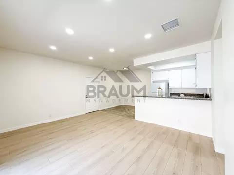 11459 Collins St, Los Angeles, CA 91601