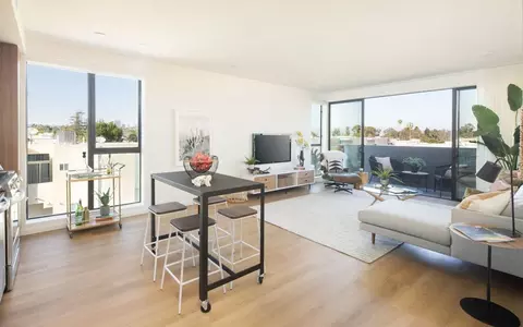 3745 Cardiff Ave, Los Angeles, CA 90034