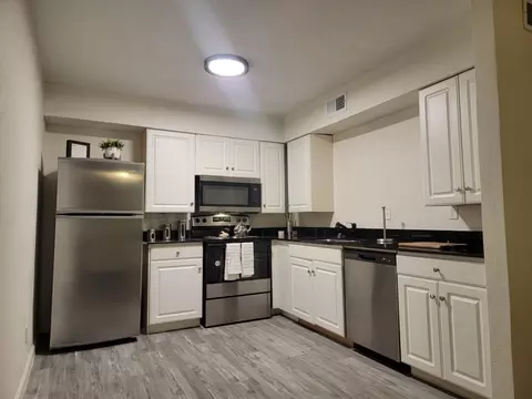 2130 W Indian School Rd, Phoenix, AZ 85015