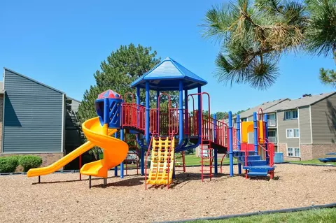 5344 S 99th St, Omaha, NE 68127