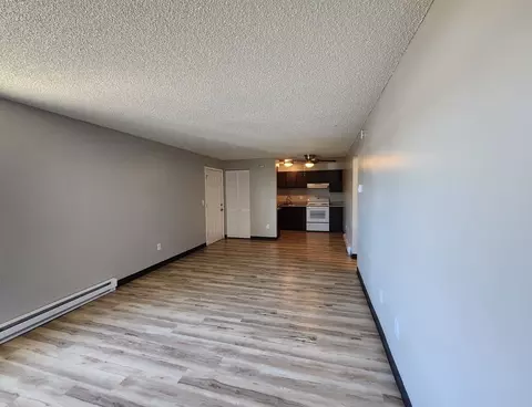 617 E Houston Ave, Spokane, WA 99208
