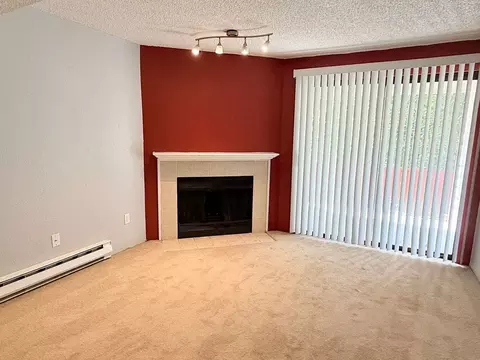 29421 Pacific Hwy S, Federal Way, WA 98003
