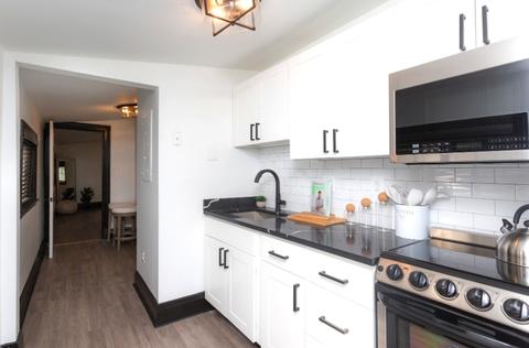 606 Cathedral St, Baltimore, MD 21201 photo 2