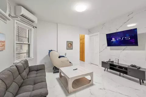16 E 32nd St, Bayonne, NJ 07002