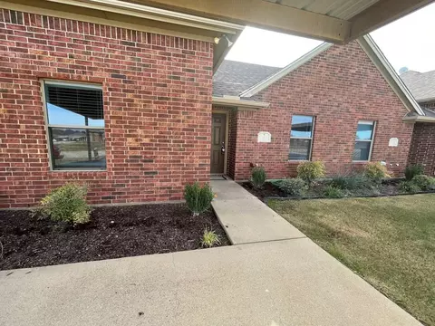 100 Crossbow Ct, Weatherford, TX 76088
