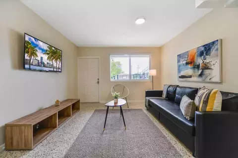 Ne 80th St, Miami, FL 33138