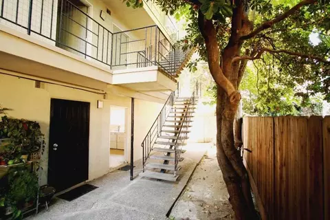 3901 Ruby St, Oakland, CA 94609